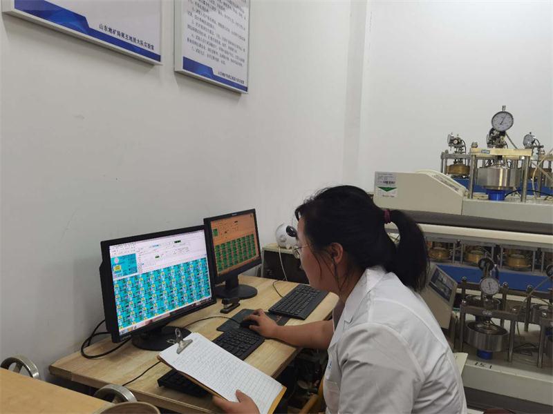 公司同002A：土工試驗(yàn)甲級，可以承擔(dān)甲級及以下工程勘察資格所能承擔(dān)工程勘察項(xiàng)目的土工試驗(yàn)任務(wù)； 聯(lián)系人：任玲，電話：18653883892(圖3)